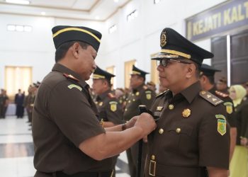 Pimpin Sertijab Aspidsus dan 10 Pejabat, Kajati Kalteng Minta Jaga Integritas