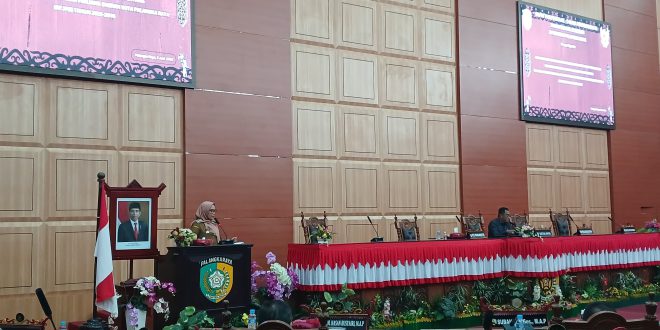 DPRD Kota Palangka Raya menggelar Sidang Paripurna Ke-5 Masa Persidangan III Tahun Sidang 2023/2024 di Ruang Rapat Paripurna DPRD Kota Palangka Raya, Senin (3/6/2024). Foto : Ist