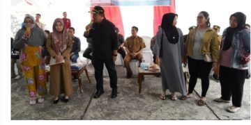 Wagub Buka Pasar Murah di Gedung Bulog Muara Teweh