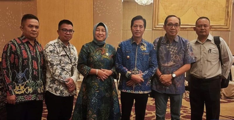 Ketua DPRD Kabupaten Barito Utara, Hj. Mery Rukaini bersama Ketua Komisi III DPRD Barito Utara H. Tajeri dan anggota DPRD lainnya Hj. Sofia bertolak ke Jakarta menghadiri kegiatan FGD Kelistrikan yang diselenggarakan Kementerian ESDM Republik Indonesia