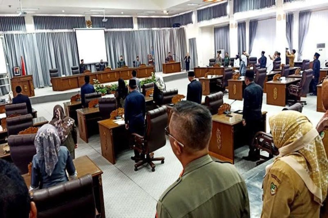 (Sumber: Istimewa) Rapat Paripurna DPRD Kabupaten Barito Utara Perihal pemandangan umum fraksi-fraksi DPRD terhadap rancangan peraturan daerah (Raperda) pengelolaan persampahan