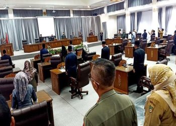 DPRD Barut sampaikan pemandangan umum fraksi raperda pengelolaan sampah
