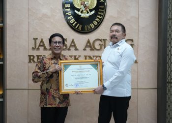 Program JAGA DESA Sukses, Jaksa Agung ST Burhanuddin Terima Penghargaan Kemendes PDTT