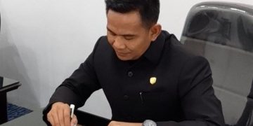 Legislator DPRD Barut Ajak Masyarakat Merawat dan Jaga Fasilitas di Taman Kota