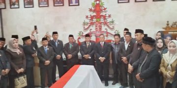 DPRD Kapuas Gelar Prosesi Penghormatan Jenazah HM Rosihan Anwar
