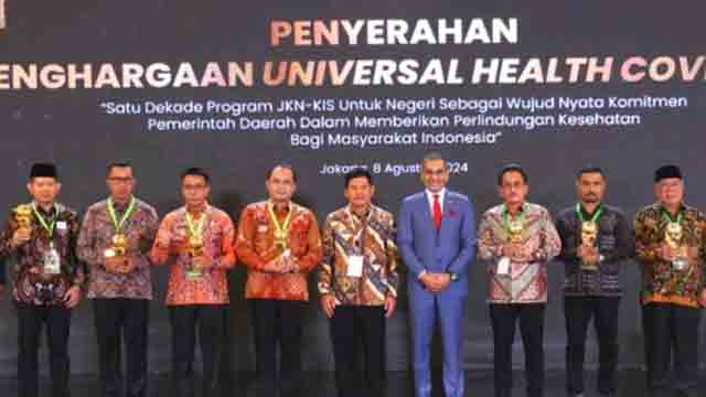 Pj Bupati Mura Hermon Terima Penghargaan dari Wapres