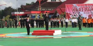 Asisten I Setda Mura Pimpin Upacara Peringatan Hari Pahlawan