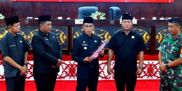 Pemkab Mura Serahkan RAPBD TA 2025
