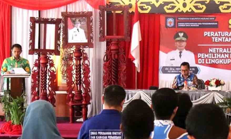 Asisten I Setda Mura Buka Sosialisasi Disiplin PNS dan Netralitas ASN pada Pilkada