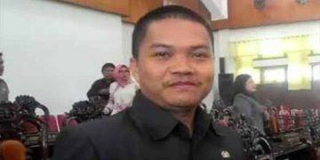 Legislator Kapuas Apresiasi Pemkab Bagi-bagi Ribuan Bendera