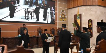 Pj Bupati Hadiri Paripurna Istimewa dan Pengangkatan PAW Anggota DPRD Kapuas
