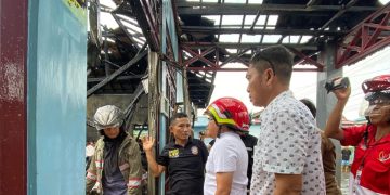 Pj Bupati Tinjau Kebakaran yang Hanguskan Kantor PDAM Kapuas