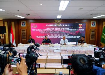 Penyidik Kejagung Sita Uang Rp301 Miliar Kasus TPPU Perkebunan Sawit