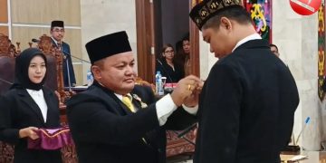 DPRD Kapuas Gelar Peresmian dan Pengangkatan PAW