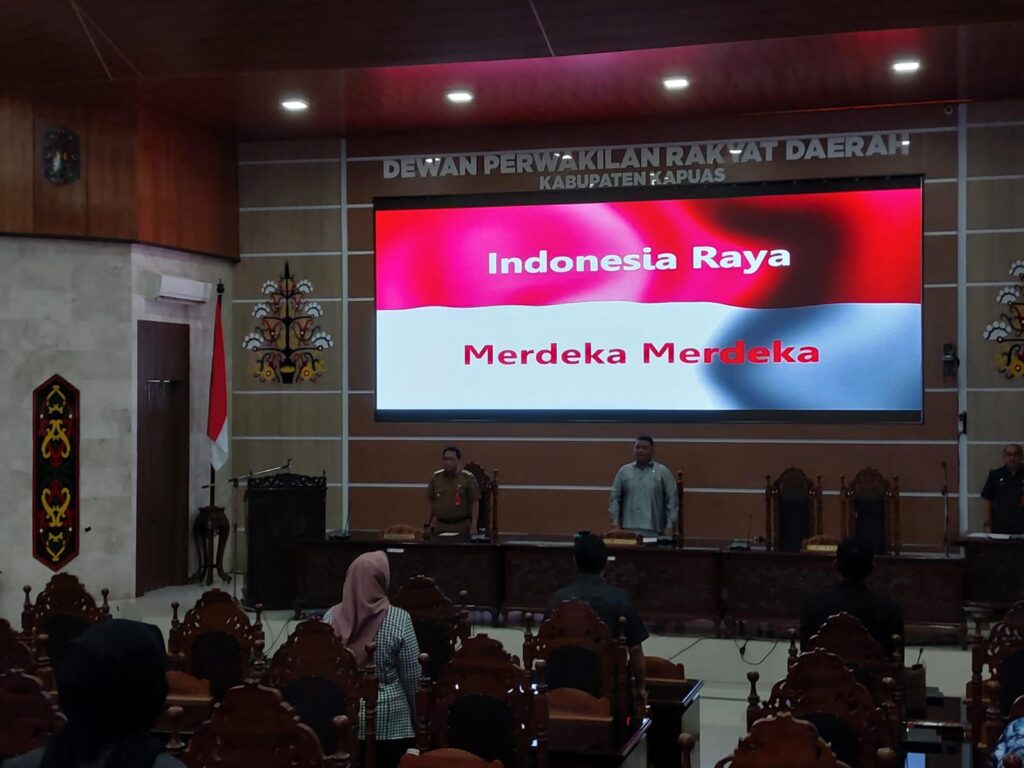 Suasana saat Paripurna ke-4 Masa Persidangan II bertempat di ruang rapat paripurna DPRD Kapuas pada Senin (25/3/2024)