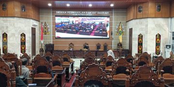 DPRD Kapuas Paripurna Penyampaian Pemandangan Umum Fraksi Terhadap 3 Raperda