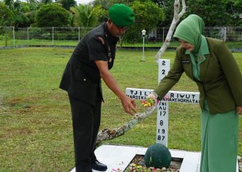 Kodim 1016/Palangka Raya Ziarah ke TMP Sanaman Lampang Peringati Hari Juang TNI AD