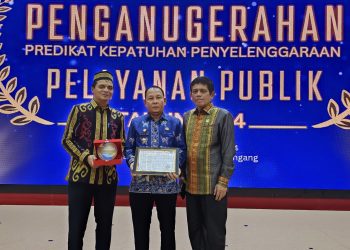 DPMPTSP Kalteng Raih Penghargaan Terbaik Peringkat Pertama dari Ombudsman
