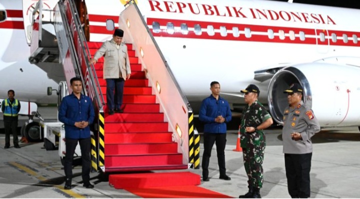 Presiden Republik Indonesia, Prabowo Subianto tiba di Tanah Air, pada Senin, 27 Januari 2025 sekitar pukul 19.30 WIB, setelah melakukan kunjungan kenegaraan ke dua negara yaitu India dan Malaysia. Foto: BPMI Setpres/Kris