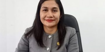 Anggota DPRD Apresiasi Disnakertranskop UKM yang Berikan Piagam Penghargaan Kepada Perusahaan