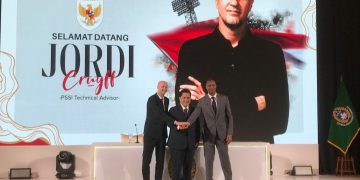 Ketua Umum Persatuan Sepak Bola Seluruh Indonesia (PSSI) Erick Thohir sambut kehadiran Jordi Cruyff. Foto: Ist.