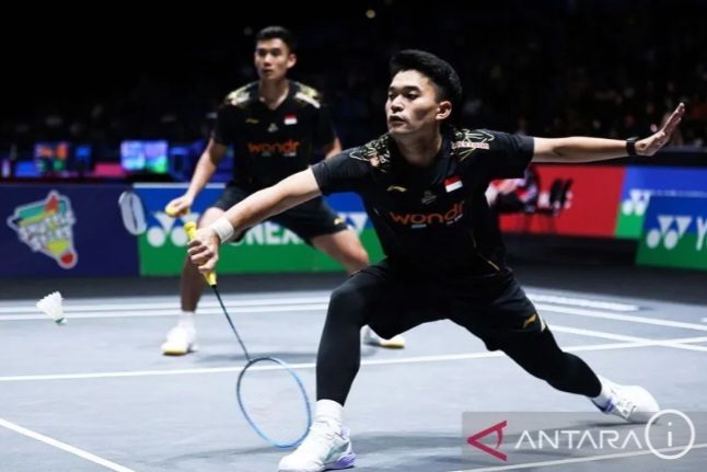 Ganda putra Indonesia Leo Rolly Carnando (kanan)/Bagas Maulana (kiri) saat melakoni babak pertama All England 2025 melawan wakil Taiwan Lee Fang-Chih/Lee Fang Jen di Utilita Arena Birmingham, Inggris, Selasa (11/3/2025). Foto: ANTARA/HO-PBSI/am.