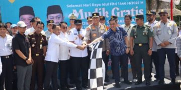 Polda dan Pemprov Kalteng Berangkatkan 495 Pemudik Gratis