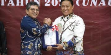 Wagub Serahkan LKPD 2024 kepada Kepala BPK Perwakilan Kalteng