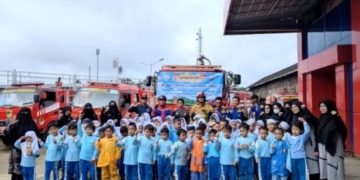 Disdamkarmat Barut Kenalkan Profesi dan Pencegahan Kebakaran Sejak Dini