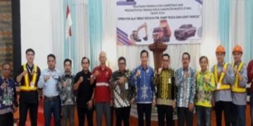 Pemkab Barut Adakan Pelatihan Operator Alat Berat di Tanjung