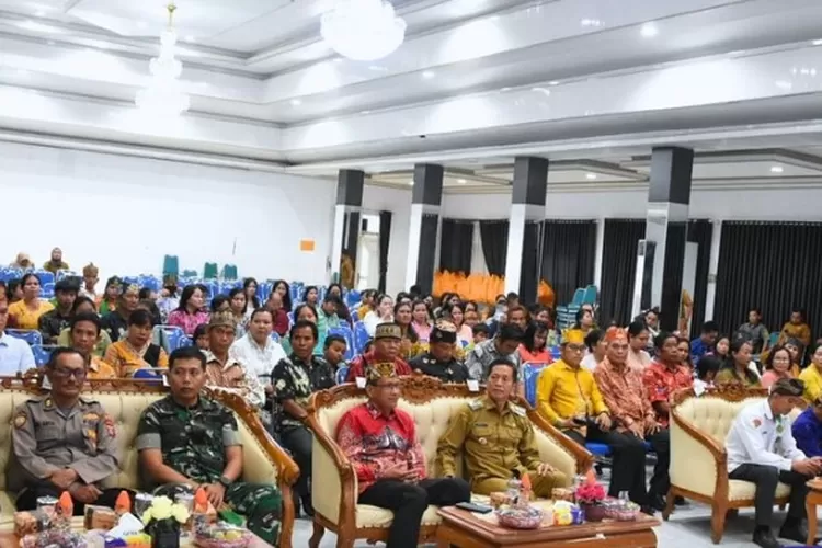Penjabat (Pj) Bupati Barito Utara (Barut), mengajak seluruh umat Hindu di daerah setempat untuk menjadikan momentum perayaan Dharma Santi Nyepi Tahun Baru Saka 1947 sebagai sarana mempererat kerukunan dan meningkatkan pelayanan kepada sesama