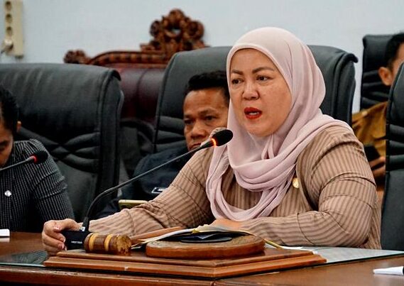 Wakil Ketua DPRD Barito Utara, Henny Rosgiaty Rusli
