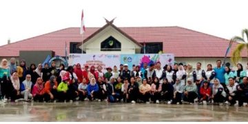 Peringati Hardiknas 2025, Disdik Barut Gelar Senam Bersama