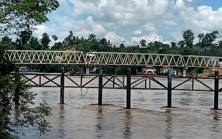 Jembatan KH Hasan Basri di Daerah Aliran sungai (DAS) Barito, Muara Teweh Kabupaten Barito Utara