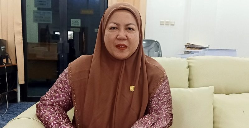 Wakil Ketua II DPRD Barito Utara, Hj Henny Rosgiaty Rusli
