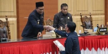 Wakil Wali Kota Palangka Raya Hadiri Rapat Paripurna DPRD Bahas Dua Raperda