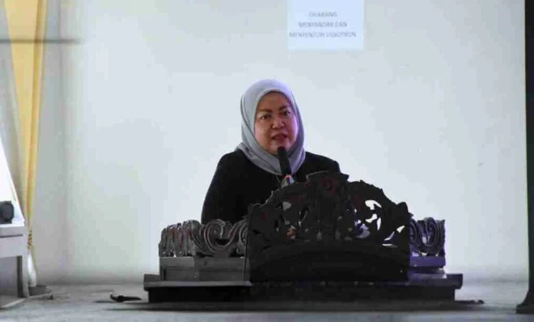 Wakil Ketua (Waket) II DPRD Kabupaten Barito Utara, Hj Henny Rosgiaty Rusli
