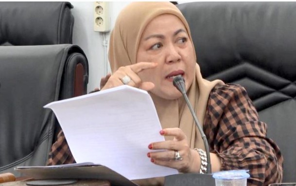 Wakil Ketua II DPRD Kabupaten Barito Utara, Hj Henny Rosgiaty Rusli