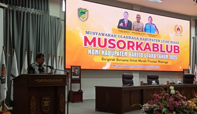 Asisten Sekretaris Daerah Bidang Administrasi Umum, H. Yaser Arapat, secara resmi membuka Musyawarah Olahraga Kabupaten Luar Biasa (Musorkablub) Komite Olahraga Nasional Indonesia (KONI) Kabupaten Barito Utara tahun 2025 di Gedung DPRD, Sabtu, 9 Agustus 2025. Foto : Is