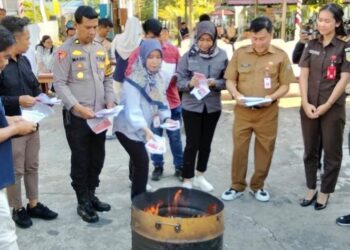 Anggota DPRD Barito Utara Hadiri Pemusnahan Surat Suara Rusak dan Lebih Jelang PSU
