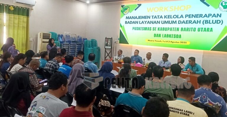 epala Dinas Kesehatan Barito Utara, Pariadi AR, membuka acara Workshop Manajemen Tata Kelola Penerapan Badan Layanan Umum Daerah (BLUD) bagi seluruh Puskesmas se-Barito Utara yang berlangsung selama dua hari, Jumat 1 Agustus hingga Sabtu 2 Agustus 2025. Foto : Is