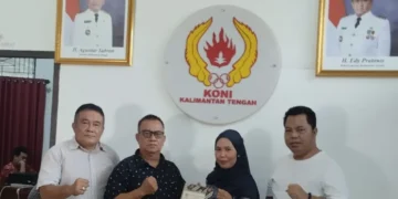 KONI Provinsi Resmi Serahkan SK Kepengurusan KONI  Kota Palangka Raya