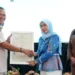 Bupati Barito Utara Dorong UMKM Naik Kelas, Saat Penyerahan Sertifikat Hak Cipta Batik