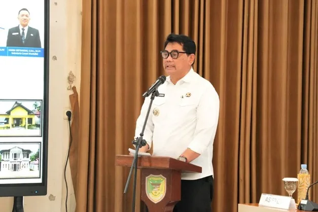 Bupati Barito Utara, H. Shalahuddin, secara resmi membuka Musyawarah Perencanaan Pembangunan (Musrenbang) RKPD Kecamatan Montallat Tahun 2027 yang digelar di Aula Kantor Kecamatan Montallat, Jumat (6/2/2026). Foto : Is