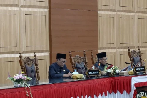 Subandi saat memimpin Rapat Paripurna ke-7 Masa Persidangan II Tahun Sidang 2025/2026 di DPRD Kota Palangka Raya. (Foto: Ist)
