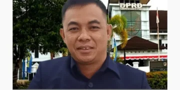 Anggota DPRD Barut Apresiasi Pemancangan Tiang Listrik Masuk Desa di Teweh Timur