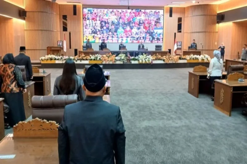 Dewan Perwakilan Rakyat Daerah (DPRD) Kabupaten Barito Utara menggelar Rapat Paripurna III dalam rangka mendengarkan jawaban pemerintah daerah atas pemandangan umum fraksi-fraksi terhadap lima Rancangan Peraturan Daerah (Raperda), Rabu (4/3/2026). Foto : Is
