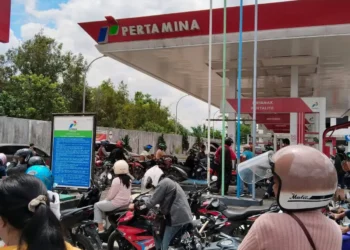 Parah, Antrean BBM di Kota Palangkaraya Hingga Mencapai 2 Km