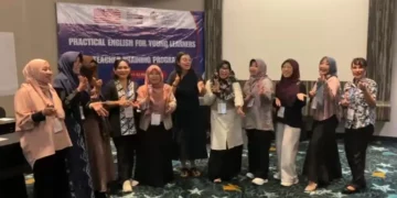 Dukung Bahasa Inggris Jadi Mapel Wajib SD, RELO Kedubes AS dan FIB UI Gelar Pelatihan Guru PEYL di Bali