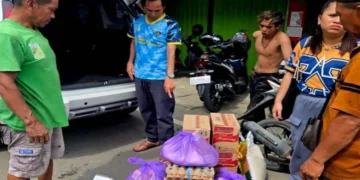 Legislator Barut Serahkan Bantuan Korban Kebakaran di Jalan Meranti
